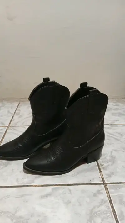 Botas vaqueras negras eco cuero - miniatura 1