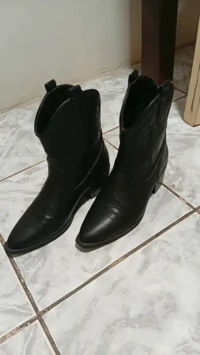 Botas vaqueras negras eco cuero - miniatura 2