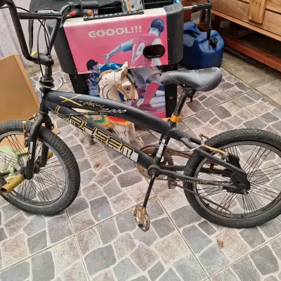 Bicicleta BMX Lahsen negra - miniatura 2
