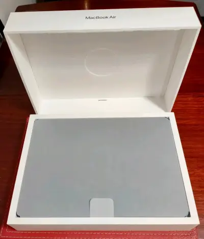 iPhone 14 en colores variados - miniatura 2
