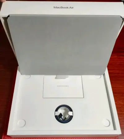iPhone 14 en colores variados - miniatura 4