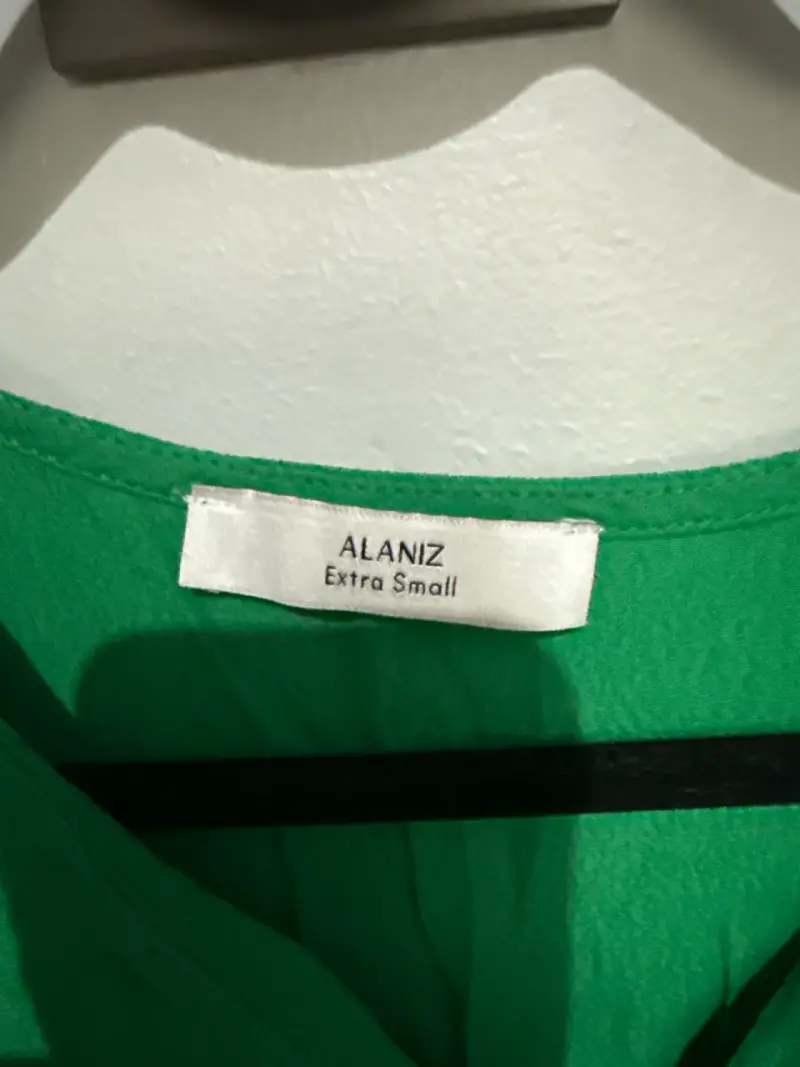 Blusa verde Alaniz talla pequeña - 2