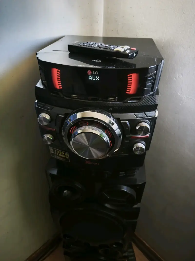 Sistema de sonido LG XBOOM con Bluetooth - 5