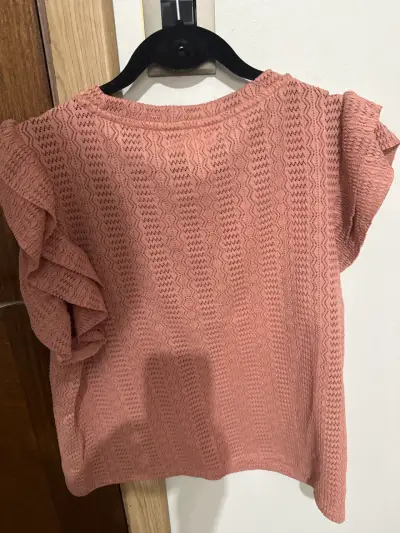 Blusa rosa con volantes University - miniatura 3