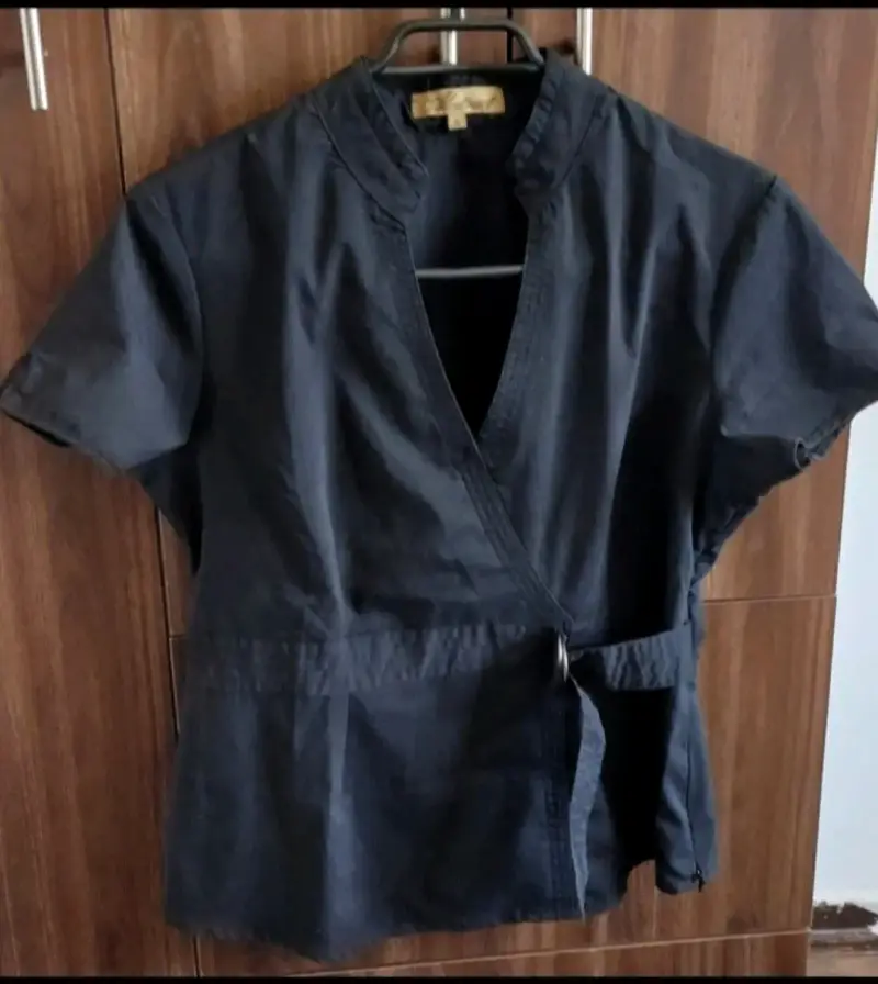 Blusa negra talla M