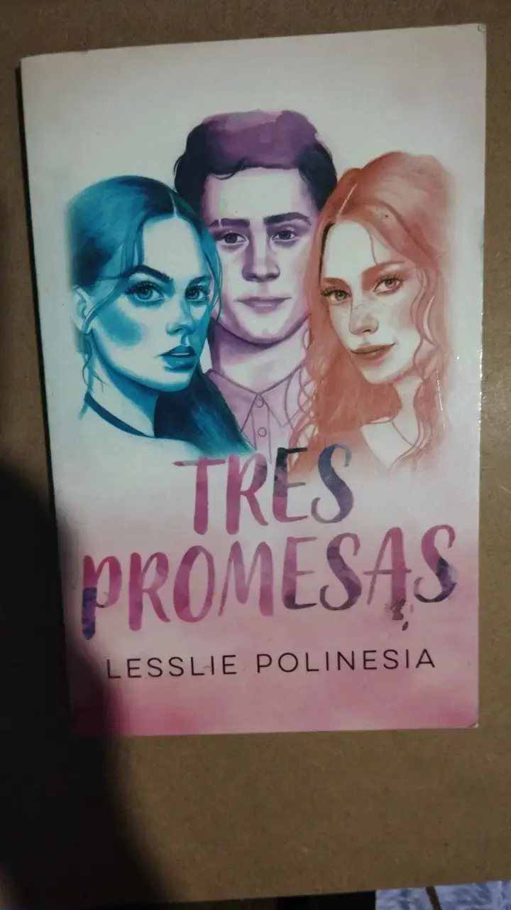 Libro 'Tres Promesas' de Lesslie Polinesia