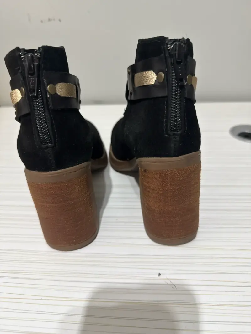 Botines de gamuza negra con tacón - 4
