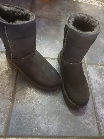 Botas UGG clásicas gris oscuro - miniatura 2