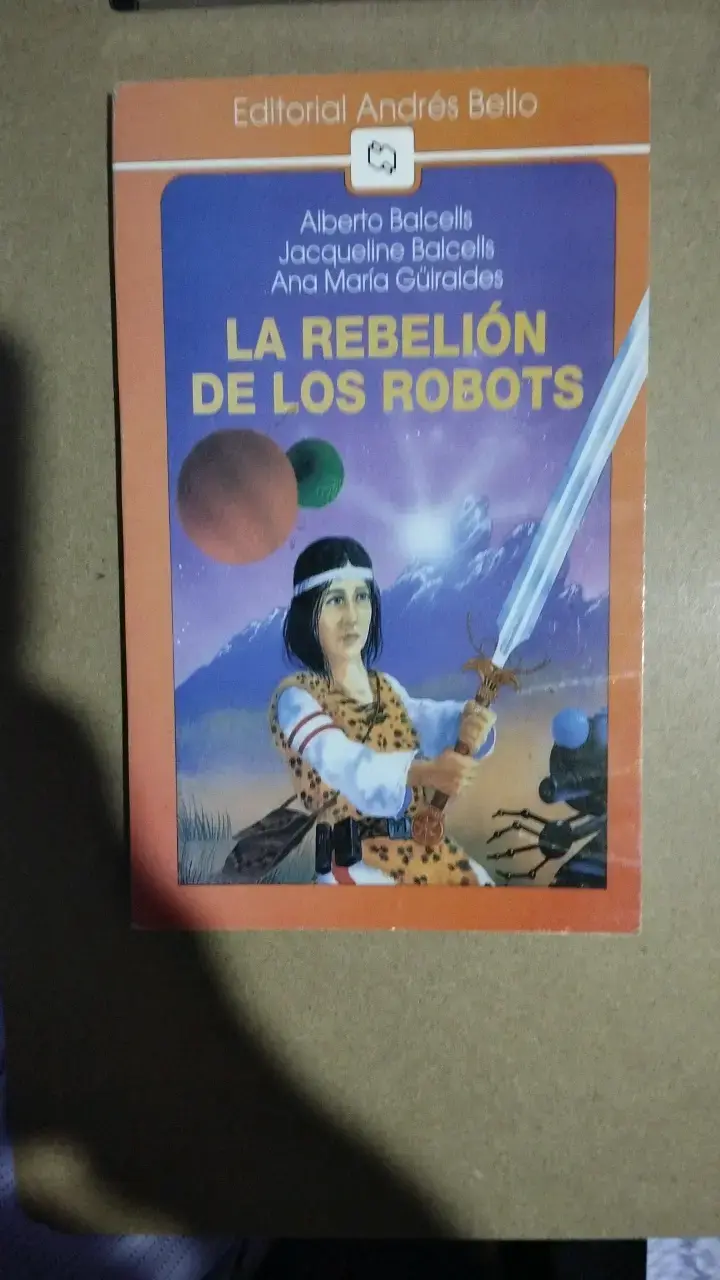 Libro 'La Rebelión de los Robots' de Editorial Andrés Bello