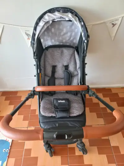 Coche de bebé Infanti con manillar ajustable - miniatura 1