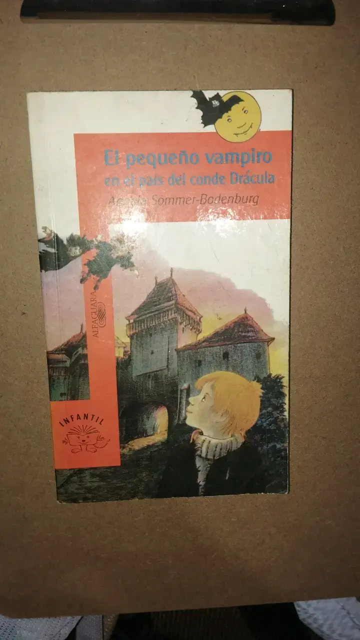 Libro infantil 'El pequeño vampiro'