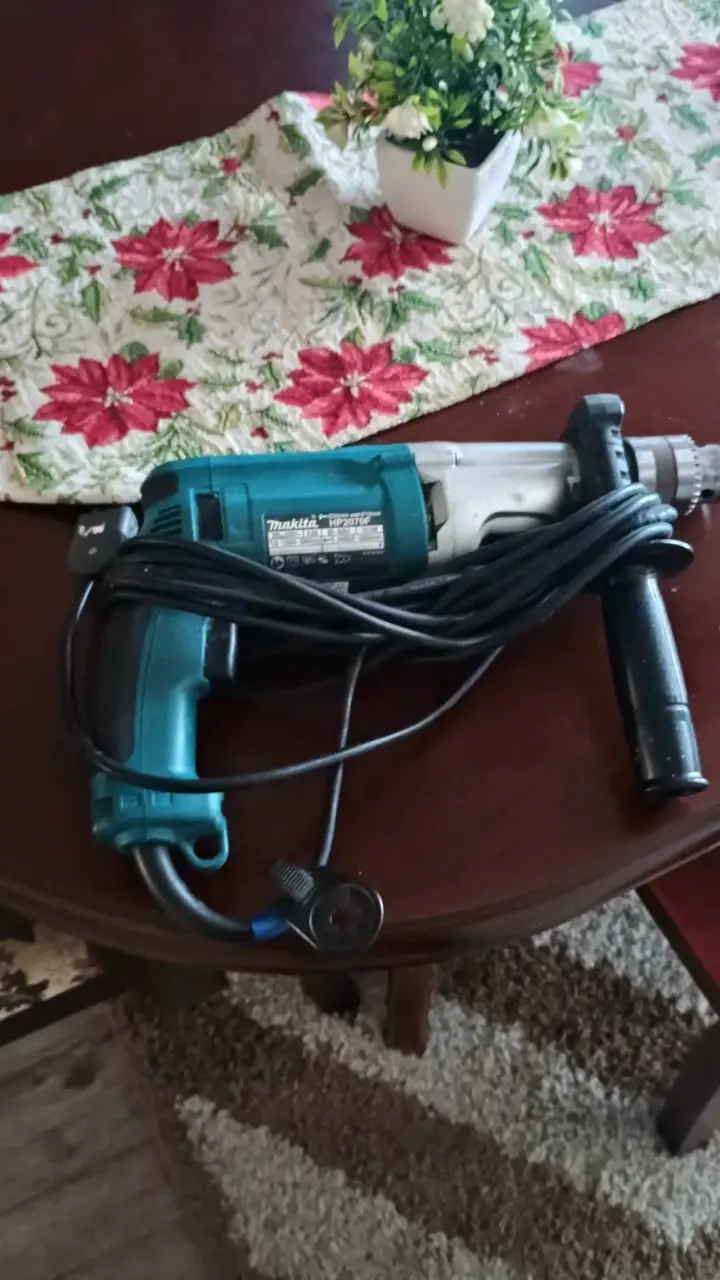 Taladro eléctrico Makita con cable - 2