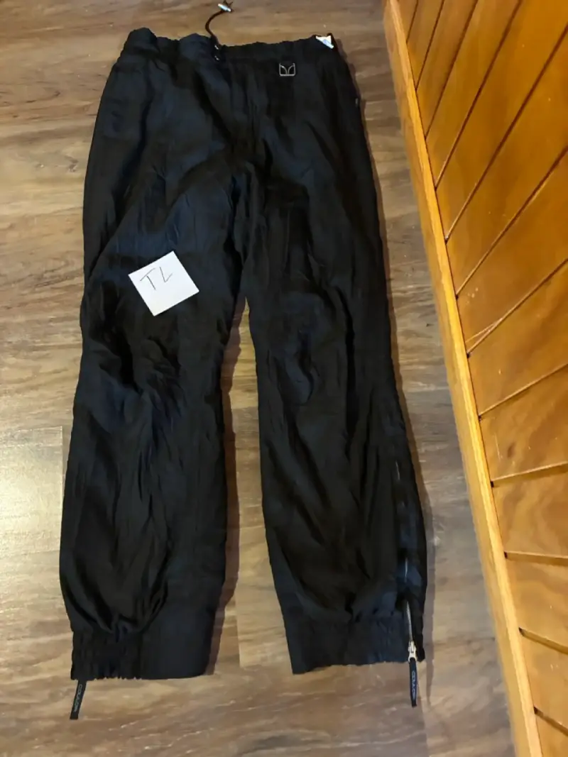 Pantalones deportivos negros talla L - 1