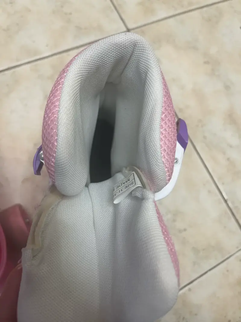 Patines rosados de cuatro ruedas para niña - 3