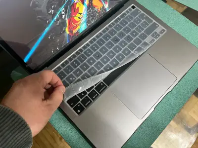 MacBook Pro en buen estado - miniatura 6