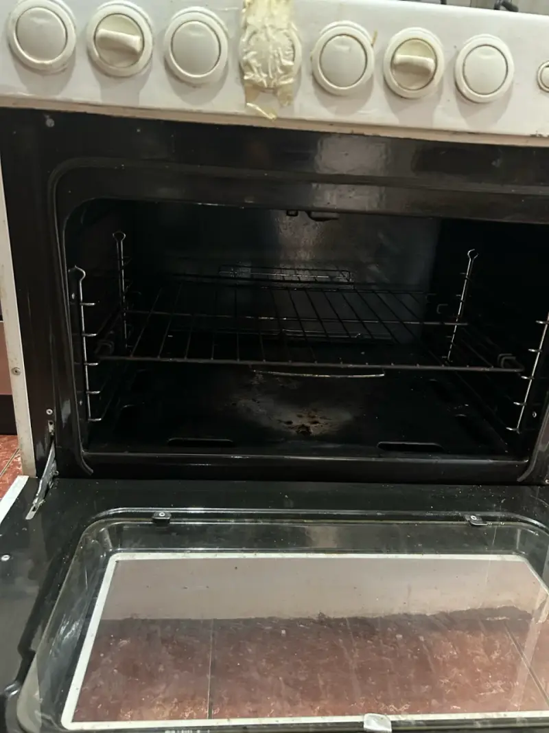 Cocina a gas con horno usada - 2