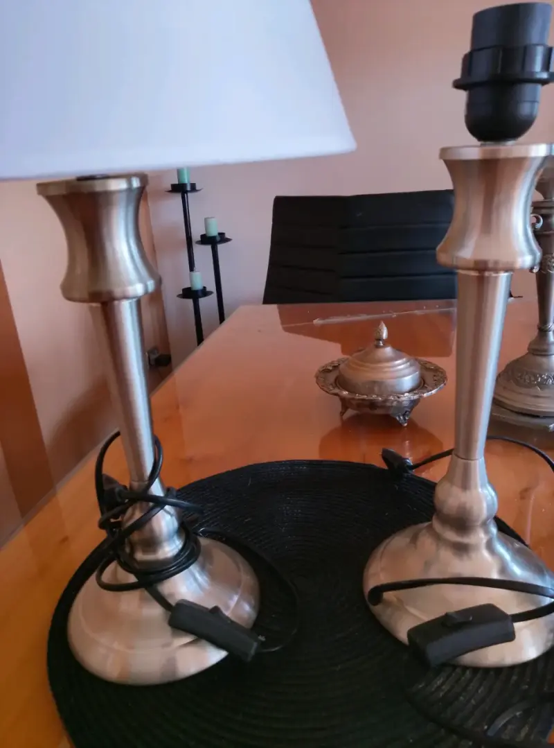 Par de lámparas de mesa metálicas modernas - 1