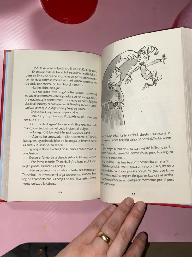 Libro Matilda de Roald Dahl en español - 3