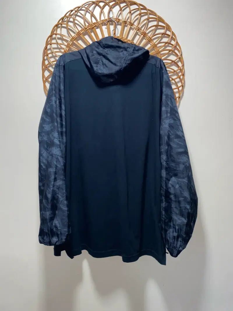 Cortavientos Under Armour negro camuflado - 2