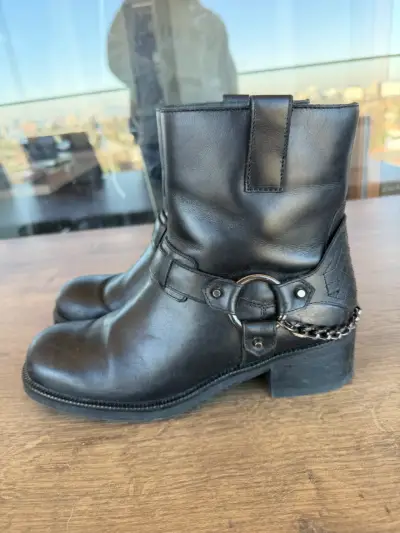 Botines Gacel de cuero negro con cadena - miniatura 1
