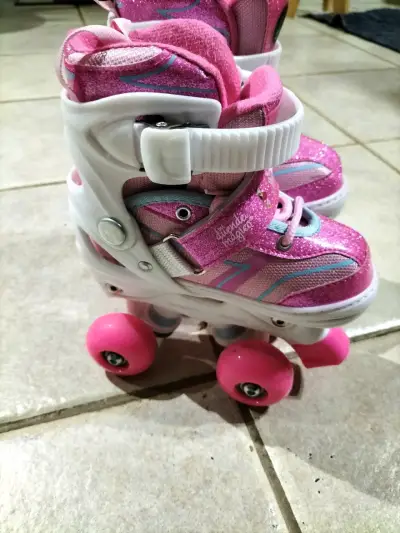 Patines rosados con brillo para niñas - miniatura 1