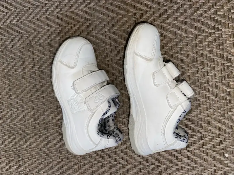 Zapatillas blancas de velcro para niños - 3