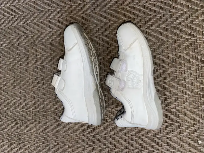 Zapatillas blancas de velcro para niños - 4