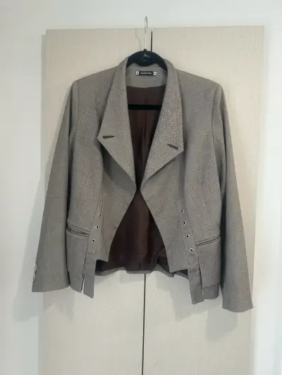 🖤Chaqueta gris marca ANASTASSIA🖤 - miniatura 2