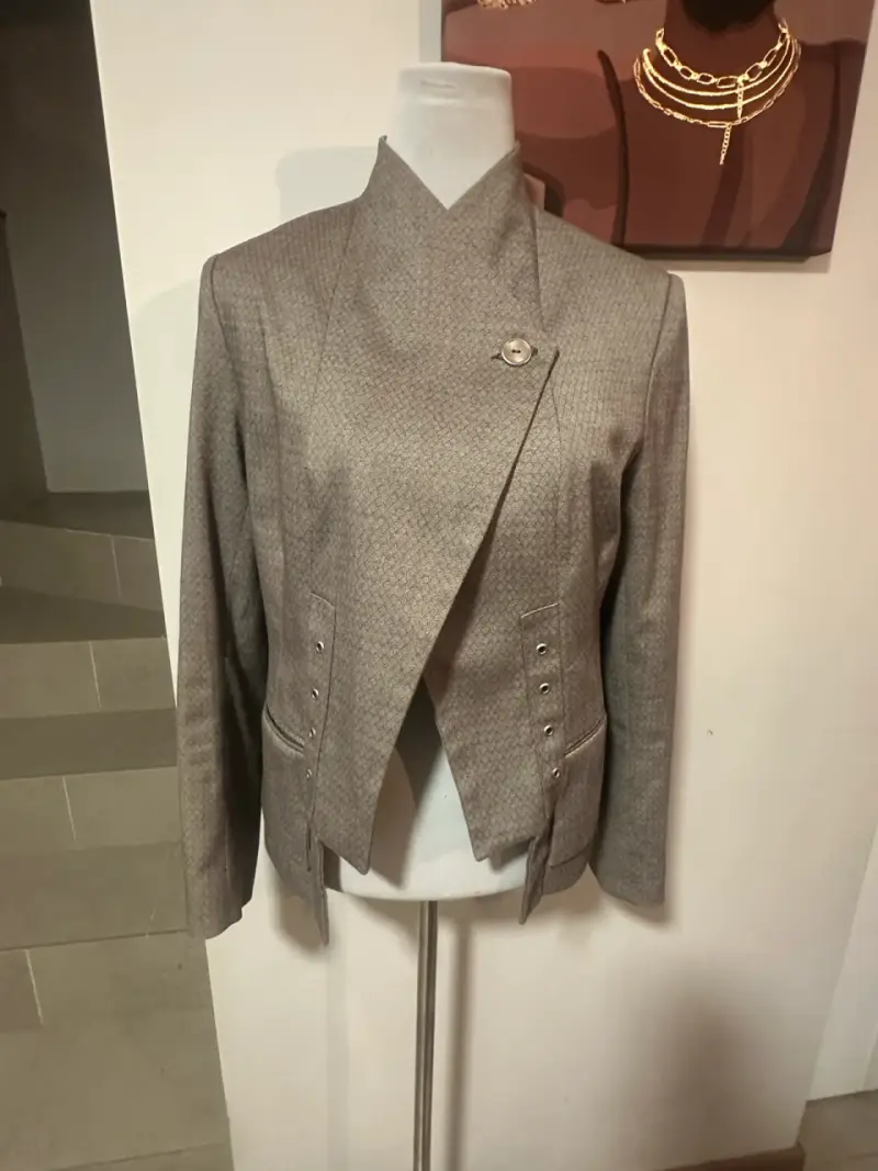 🖤Chaqueta gris marca ANASTASSIA🖤 - 3