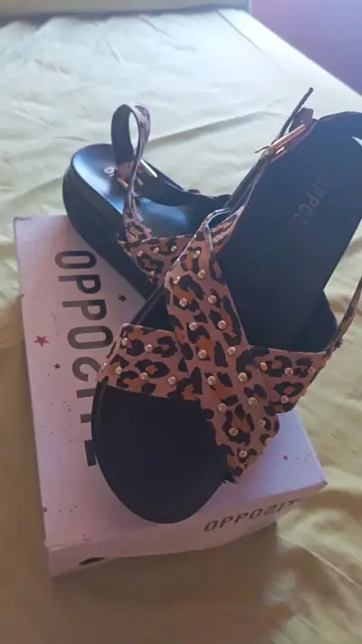 Sandalias Opposite con estampado animal print - miniatura 3