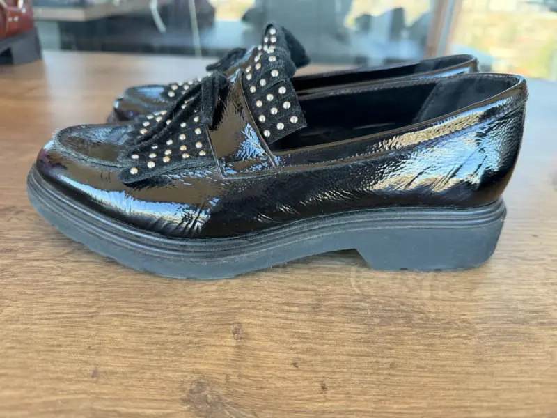 Mocasines Aldo negros con tachas - 1