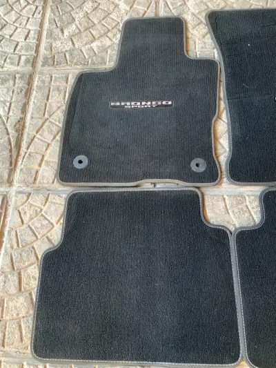 Alfombras para auto Bronco Sport negras - miniatura 1