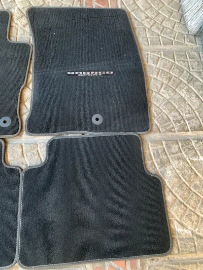 Alfombras para auto Bronco Sport negras - miniatura 2
