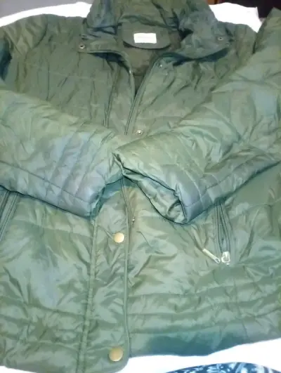 Chaqueta de invierno verde con forro polar - miniatura 4