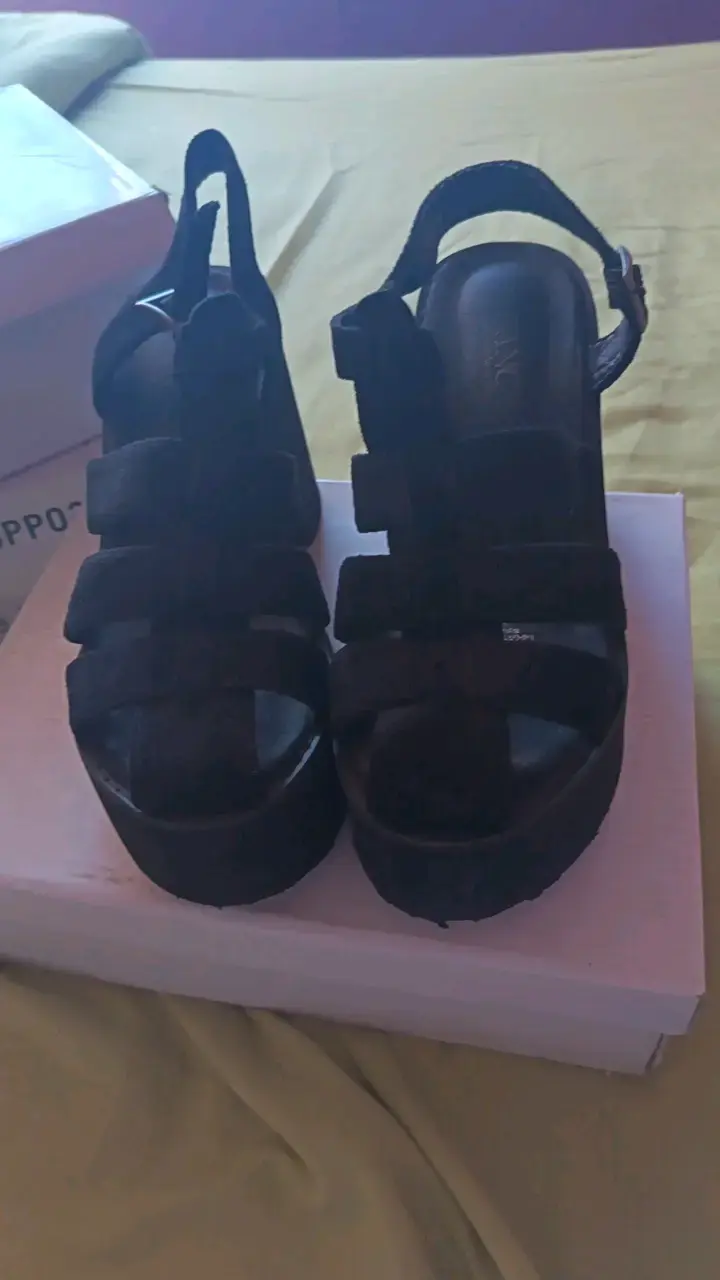 Sandalias negras de plataforma elegantes - 1