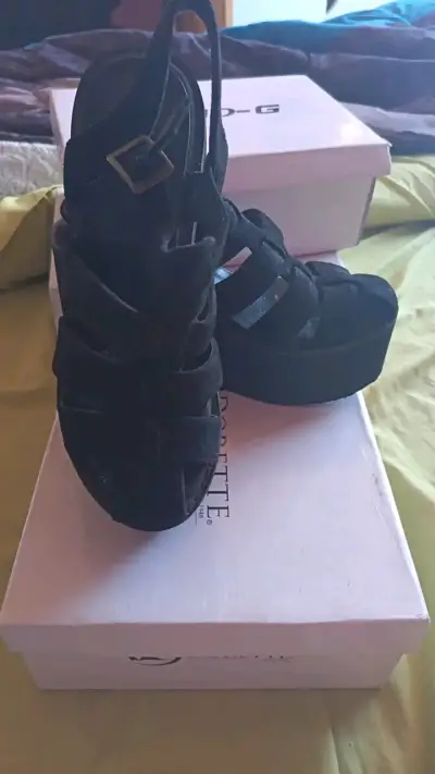 Sandalias negras de plataforma elegantes - miniatura 3