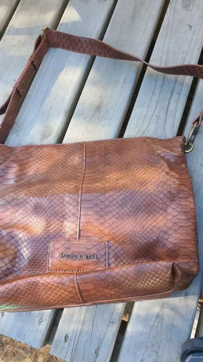 Bolso de cuero marrón con diseño interior - miniatura 4