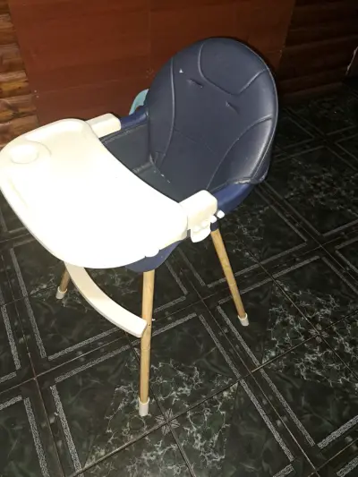 Silla de comer para bebé azul con bandeja - miniatura 1