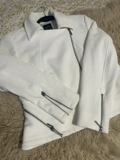 Chaqueta blanca marca iO - miniatura 6