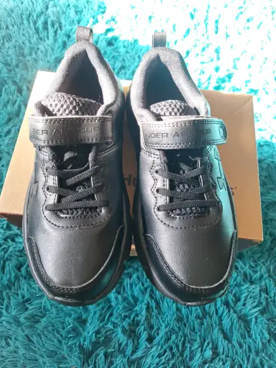 Zapatillas Under Armour para niños talla 33,5 - miniatura 2
