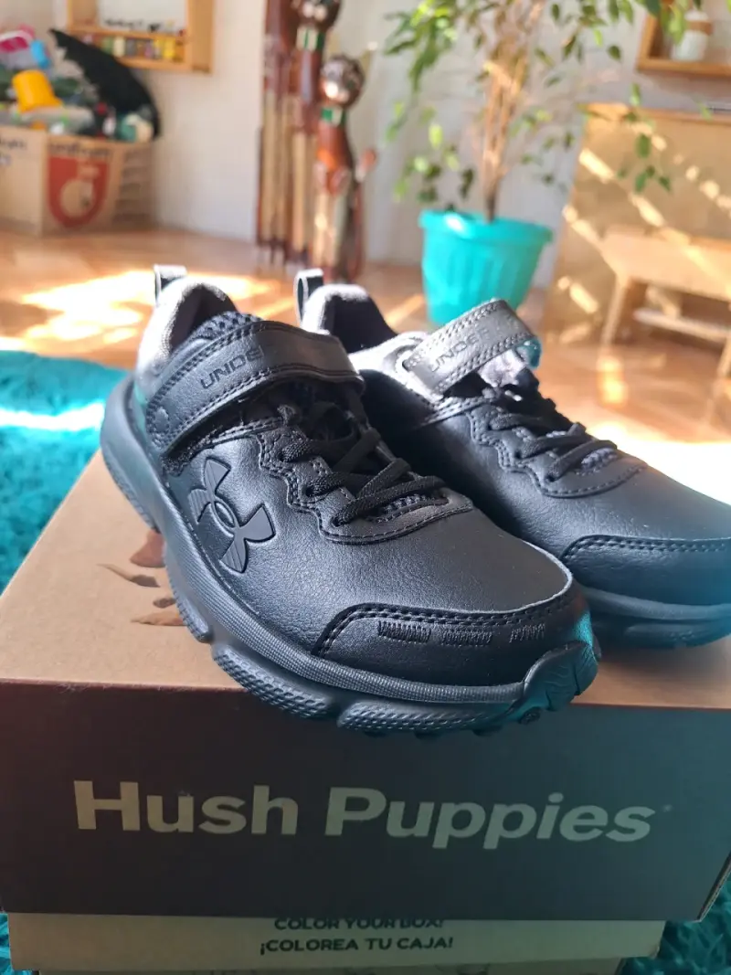 Zapatillas Under Armour para niños talla 33,5 - 4