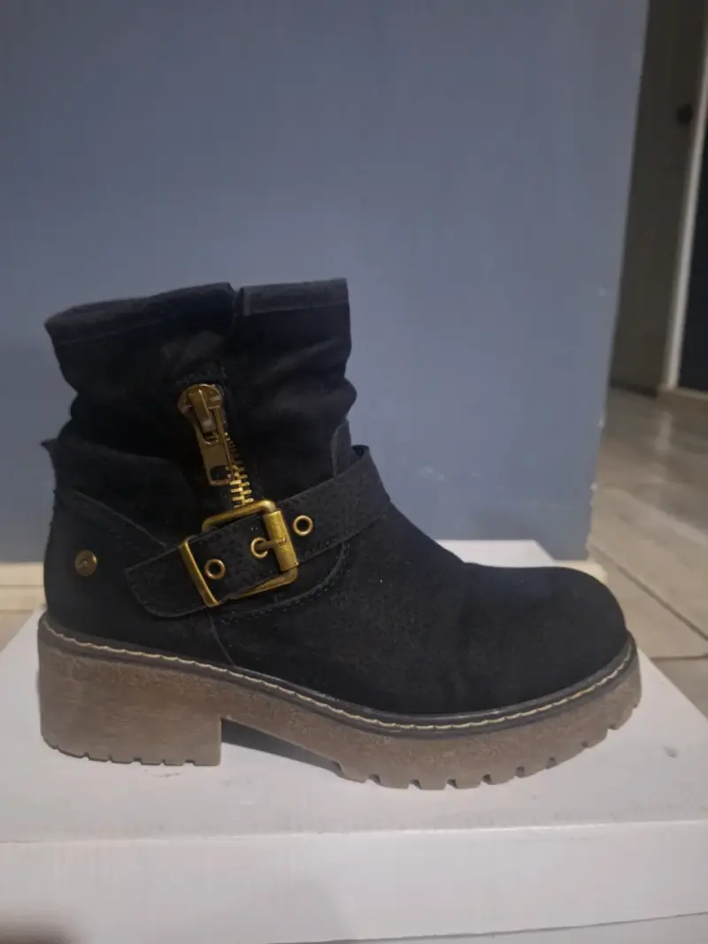 Botines negros con hebillas - 3