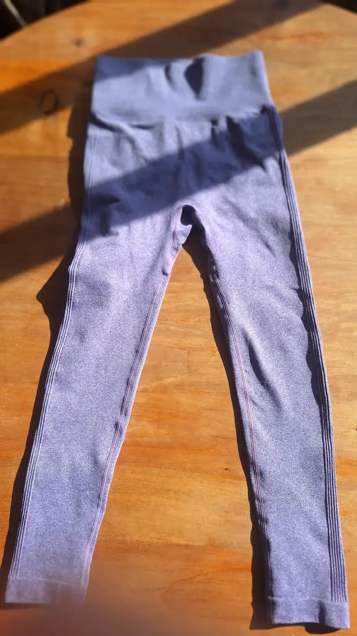 Leggings deportivos morados para mujer - 1