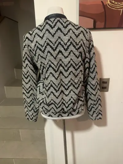 Chaqueta Bomber Mango – Diseño Geométrico - miniatura 4