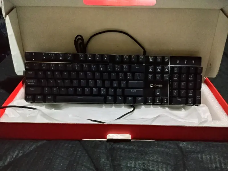 Teclado mecánico D Game retroiluminado - 1