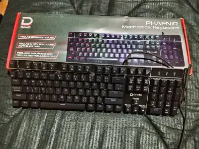Teclado mecánico D Game retroiluminado - miniatura 2