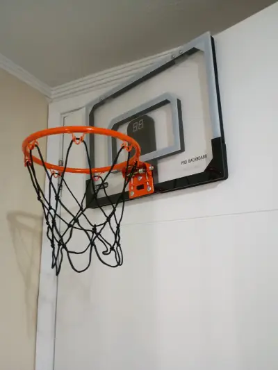 Aro de baloncesto con tablero para puerta - miniatura 2