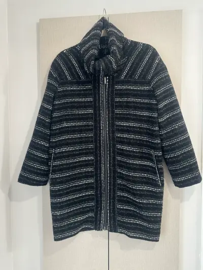 🖤 Abrigo Liola Texturizado oversise – Talla 40 🖤 - miniatura 1