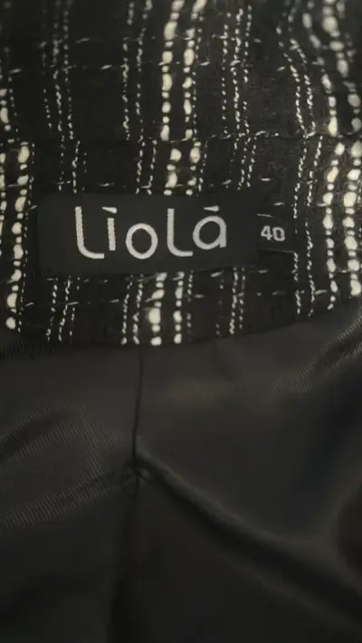 🖤 Abrigo Liola Texturizado oversise – Talla 40 🖤 - miniatura 5