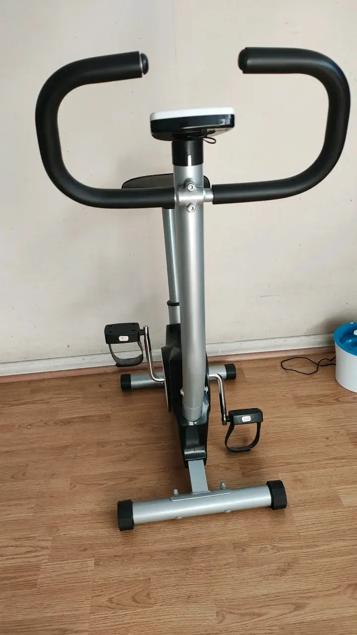 Bicicleta estática compacta - 5